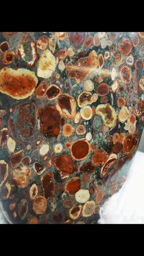 五彩球粒陨石精品