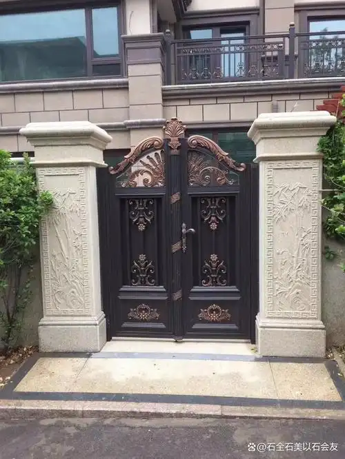 在别墅庭院设计中,门柱石是不可或缺的一部分.