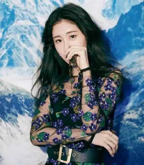 冯轲与张碧晨官宣一起开启新生活,网友替张靓颖打抱不平_事情_首位