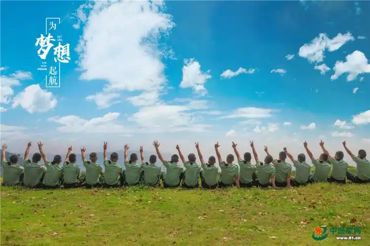 为梦想起航老兵拍摄创意毕业照纪念军旅青春