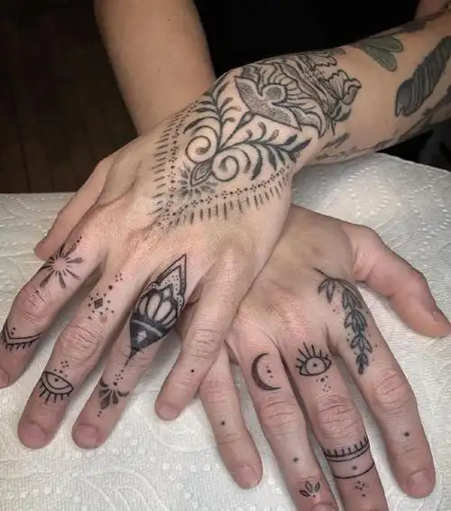 洋气好看的手指纹身图片9张