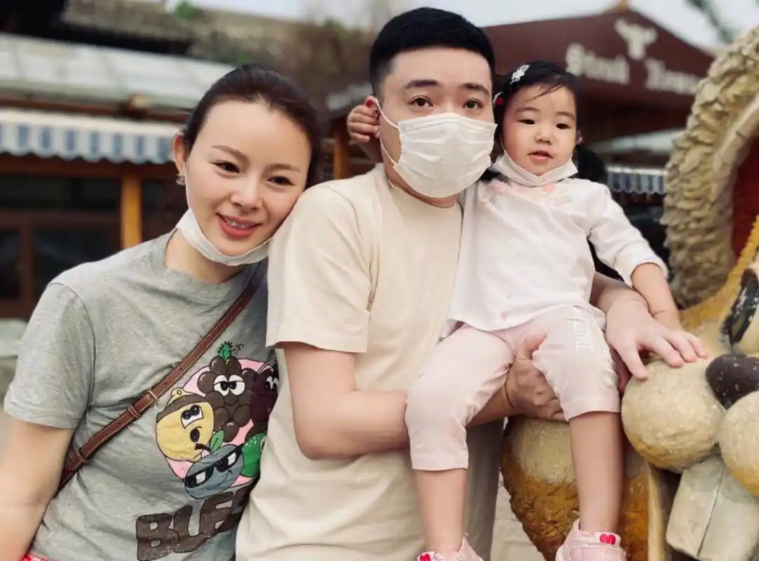 丁俊晖和张元元喜迎二孩,幸福四口之家诞生!