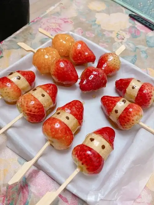 77呀么小77做的冰糖葫芦&草莓