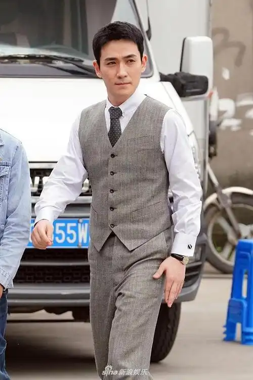 朱一龙开拍新戏《叛逆者》民国西装造型温润儒雅