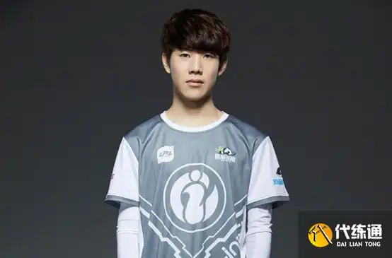 英雄联盟theshys8夺冠照一览