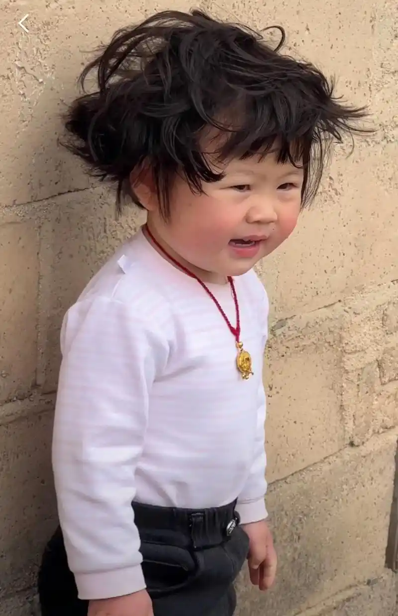 庆祝瑶总称为千万网红特发三张美照96#瑶一瑶小哭包 #瑶一瑶 - 抖音