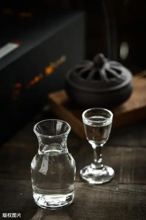 一杯白酒,是冰点和沸点的转换