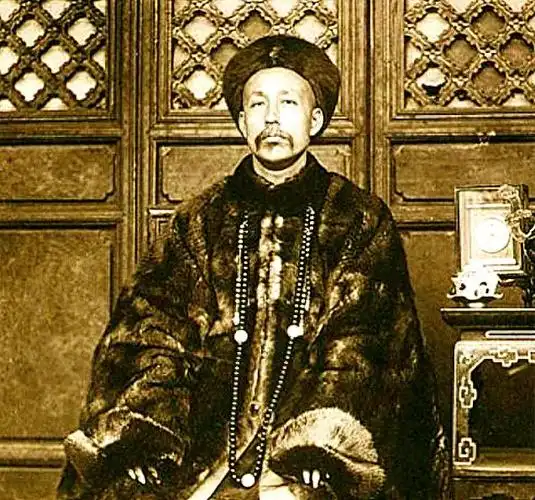 清朝时期,梁实担任江苏阜宁县令,梁县令性情耿直,为官清廉,深得百姓