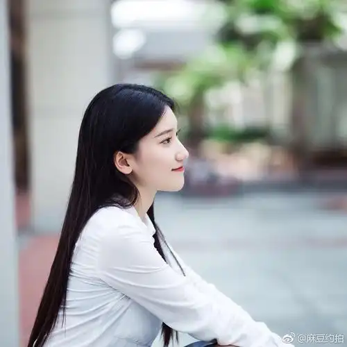 美女麻豆约拍想拍一套室内或者真实一点的照片 可淡妆或素颜 有想法的