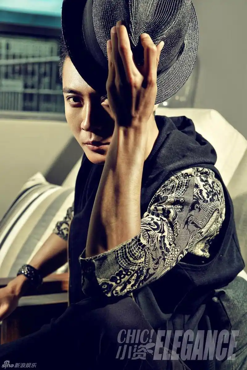 张丹峰封面写真展小资男风尚