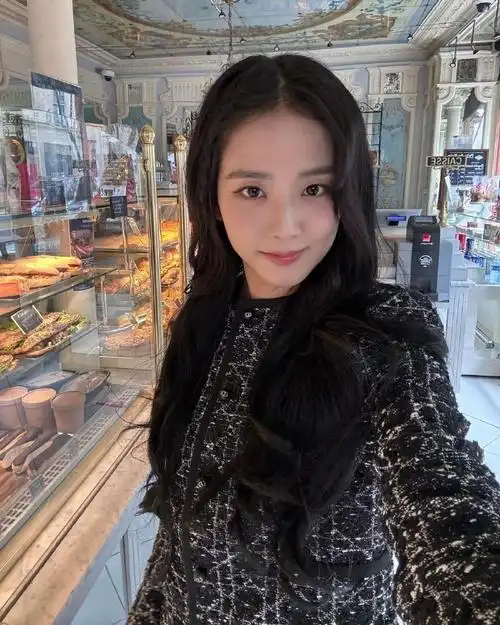 240303 智秀个人ins更新图片 4p    96元宵活动【金智秀_kimjisoo