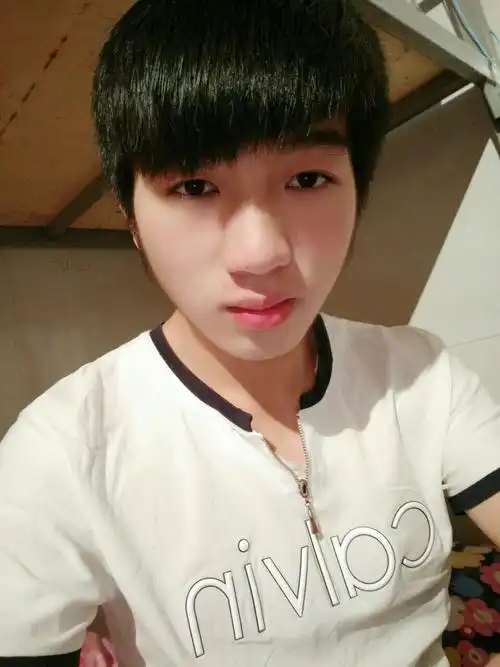 【帅男秀场】汪国彬 20岁 天秤座 建筑