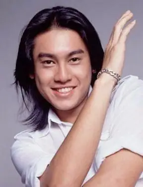 西门(朱孝天 饰)