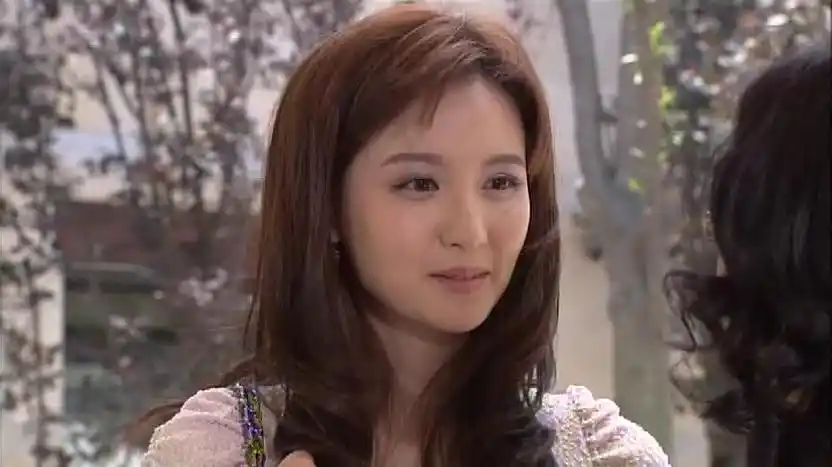 金枝玉叶:玉琪和金太太聊天,玉琪竟还会唱戏