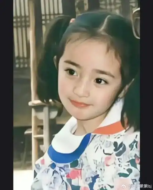 其次,作为杨幂的女儿,小糯