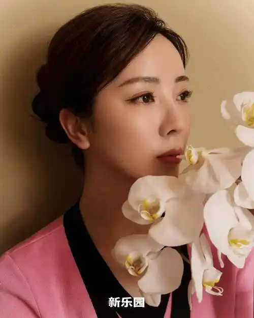 "李思思曾九次主持春晚.