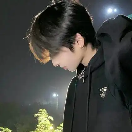 小清新暖男头像 高清好看的暖男头像治愈系帅气男_男生头像_头像屋