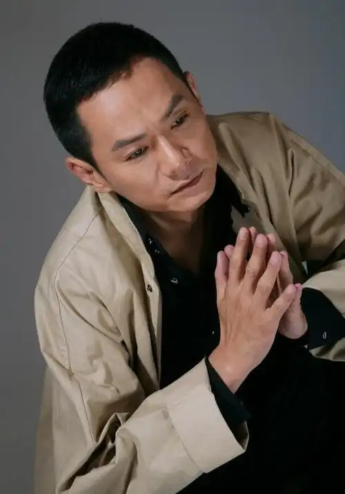 影帝果静林的谎言只为让相恋20多年妻子多活几月今50岁还单身