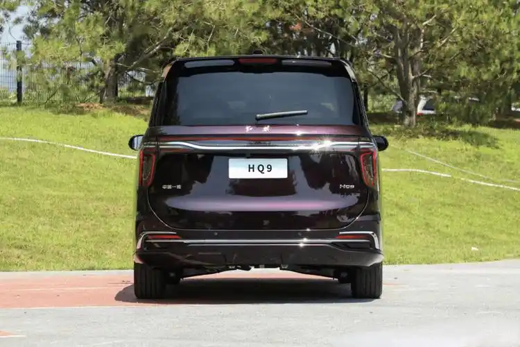 红旗家族的首款mpv车型hq9,五门七座,搭载2.0t 48v轻混系统