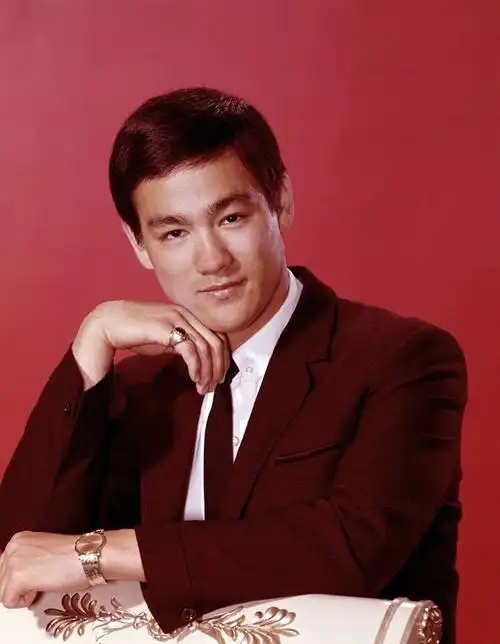 李小龙-花瓣网|陪你做生活的设计师 | p1222665947