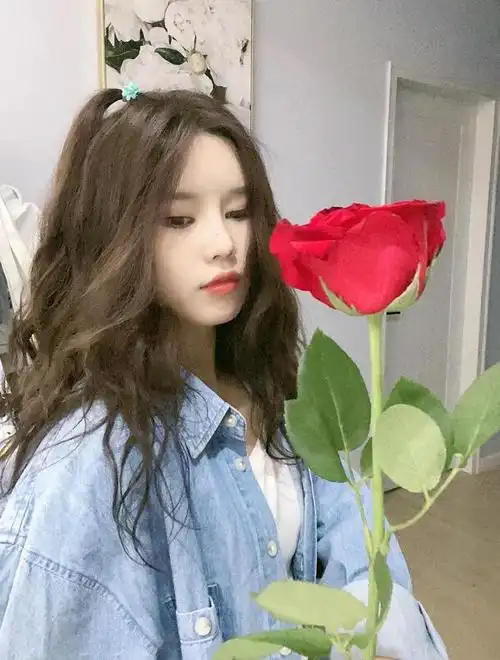 网红歌手麦小兜写真图片麦小兜高清微博生活照麦小兜近期图片套图