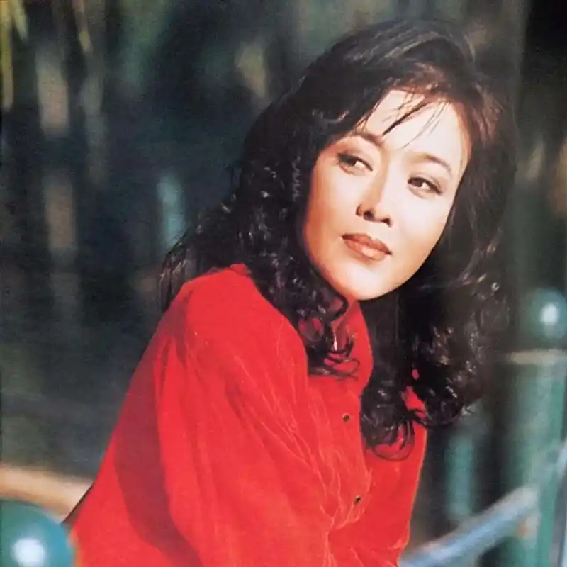 "一级演员"丁嘉丽:当众扯掉"遮羞布",观其一生让人唏嘘不已