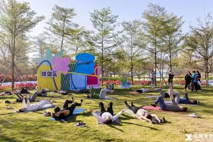 彭于晏现身深圳笔架山公园