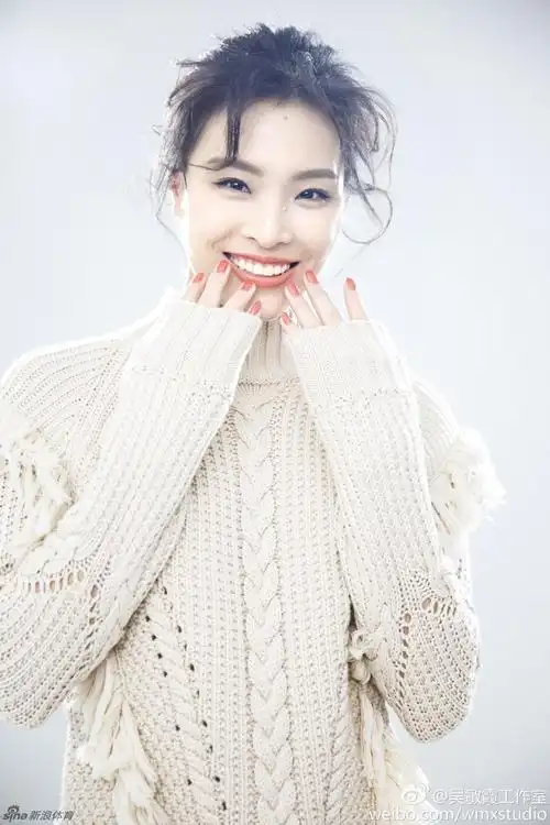 吴敏霞压箱底美照造型百变