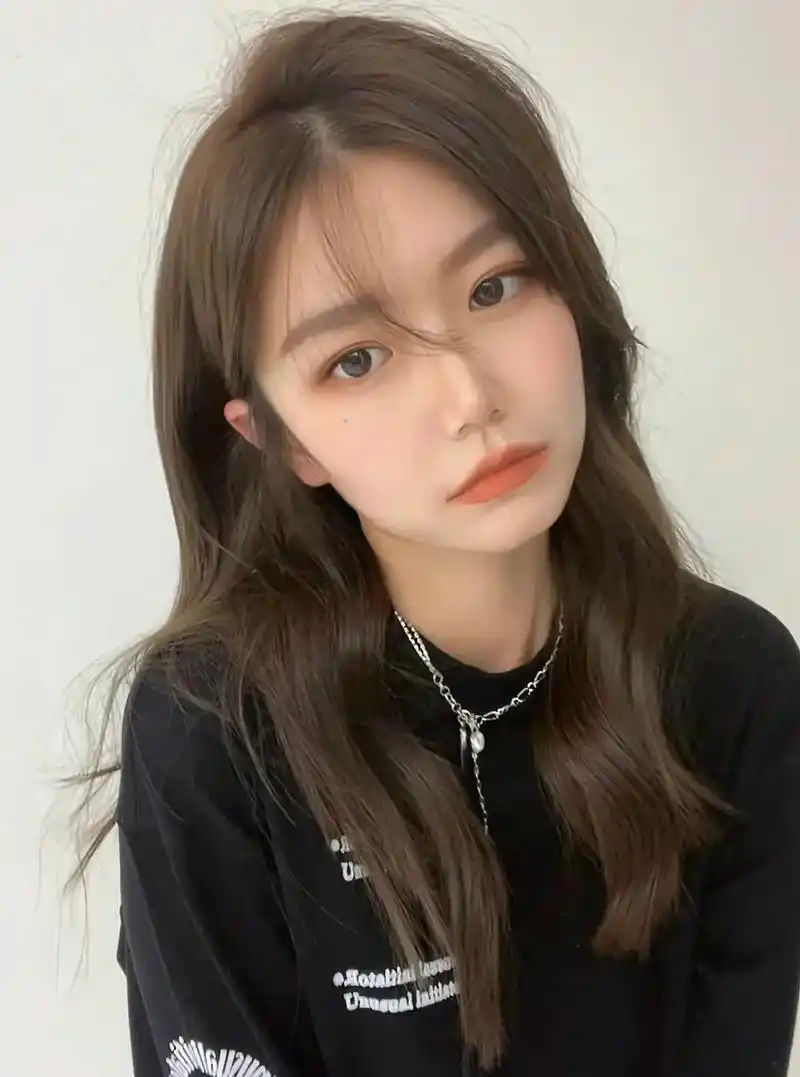 巨显白的一款发色黄皮肤也很适合