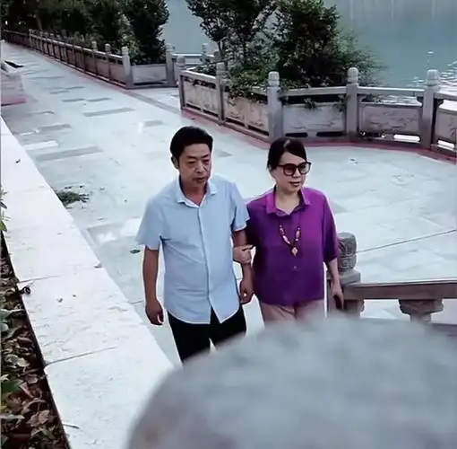 郭威亲爹发表生日感言,杜新枝要跟许敏连线,田静又开始搞小动作