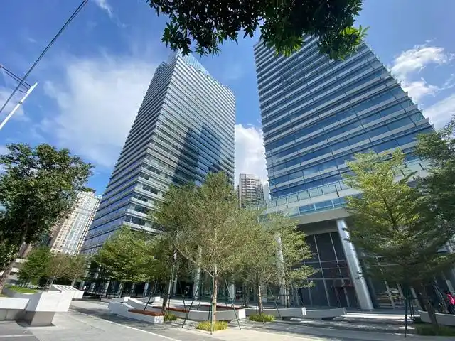 11月18日,珠江新城最后一块临江商务版图——广州寺右万科中心开业