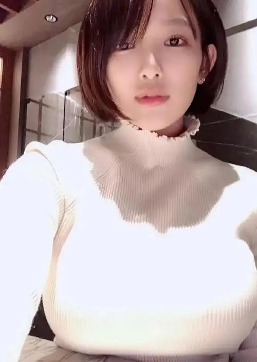 日本的90后写真女星天木纯,因其惊人的上围和青春的