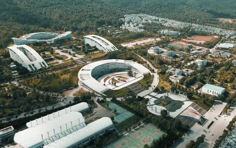 【4k航拍·大理大学】洱海西侧是学校的方向,还有橙黄橙黄的夕阳