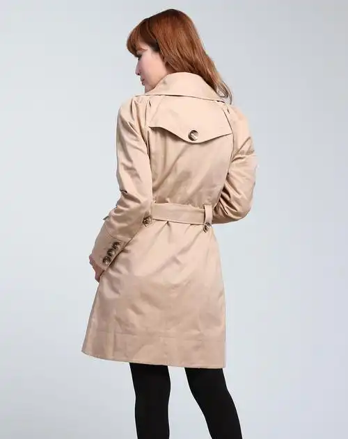 对于适合卡其色的人而言,它是一种非常好搭配的颜色.