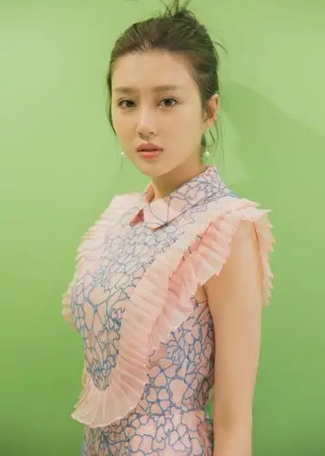 于子洋出席活动清丽雅致 演技出众获"最佳新星奖"