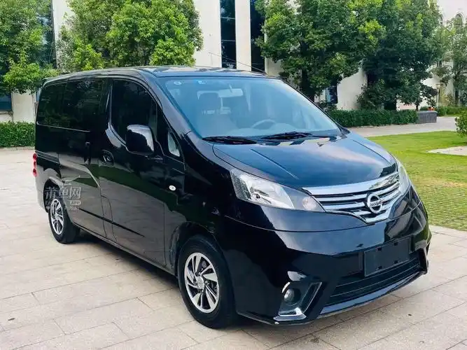 日产nv200商务车7座自动只卖几天
