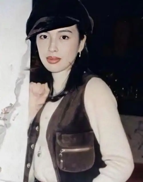 "天王嫂"罗美薇年轻时美得大气!