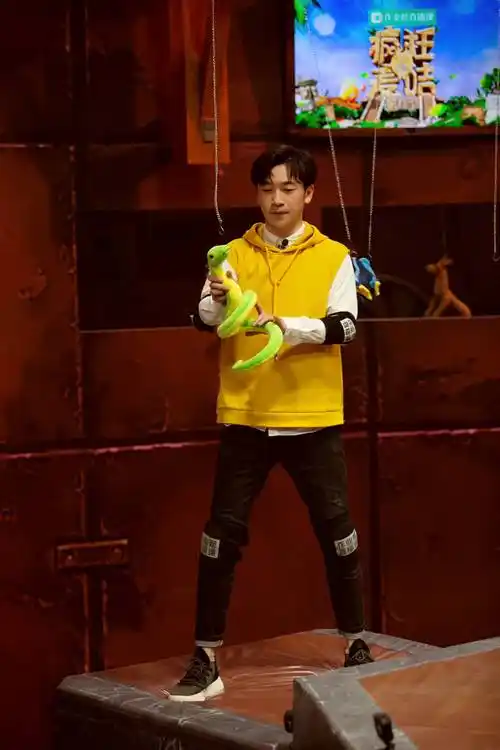 疯狂的麦咭8欢乐收官德云社秦霄贤解锁爆笑闯关姿势