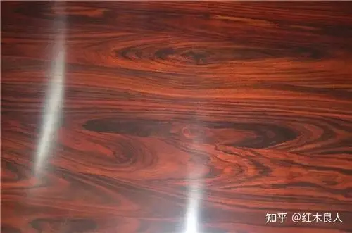 红木国标中的黑酸枝类木,产地为印度,印尼,目前市场上常见的为印尼