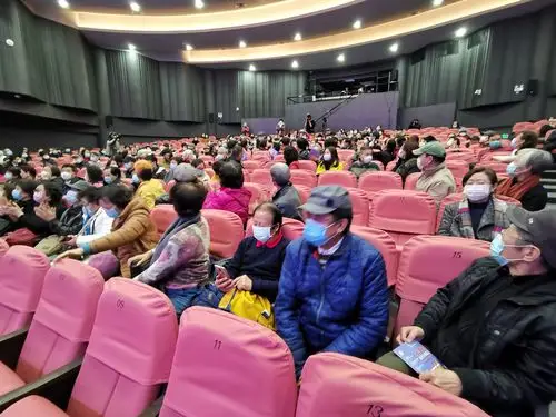 今上海合唱新作品演唱会亮演