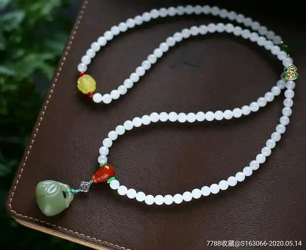 和田玉且末蓝貔貅搭配三彩项链,完美品质和田玉项链