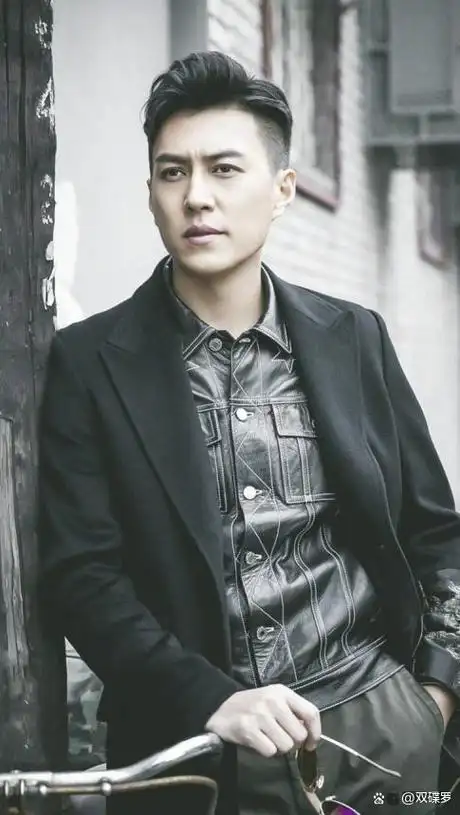 是一位备受认可的内地男演员,曾经出演过多部深受观众喜爱的电视剧