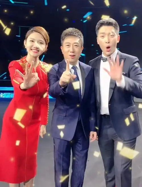 3月18日,央视主持人龙洋在社交平台晒出了一段自己主持大型晚会的视频