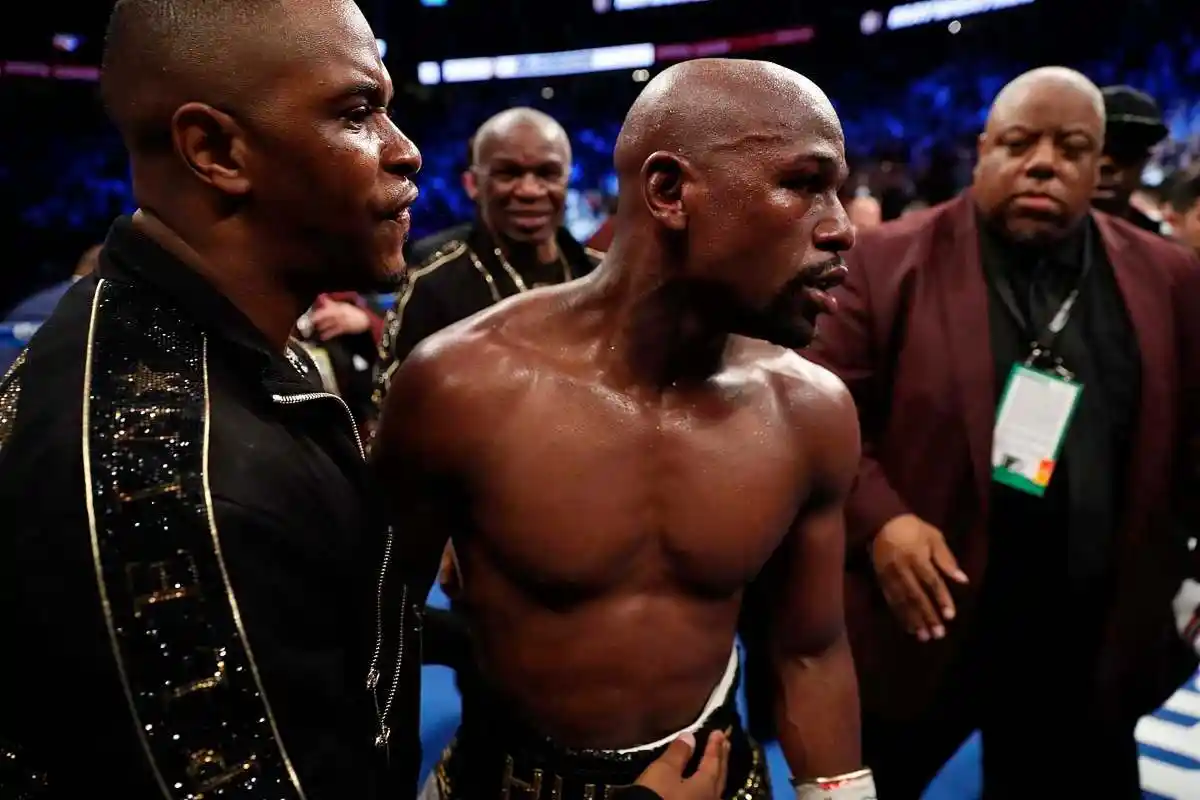 让泰森和奥尼尔进行跨界的比较,是一个非常有趣和引人入胜的话题.