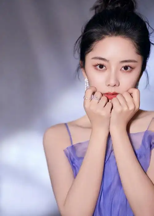 谭松韵薰衣草抹胸礼裙清新写真图片88