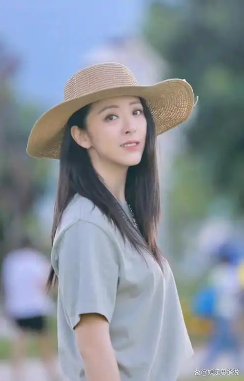 黄小蕾:曾怒怼韩庚耍大牌,和乐嘉扭打,"手撕"迪士尼被拉黑