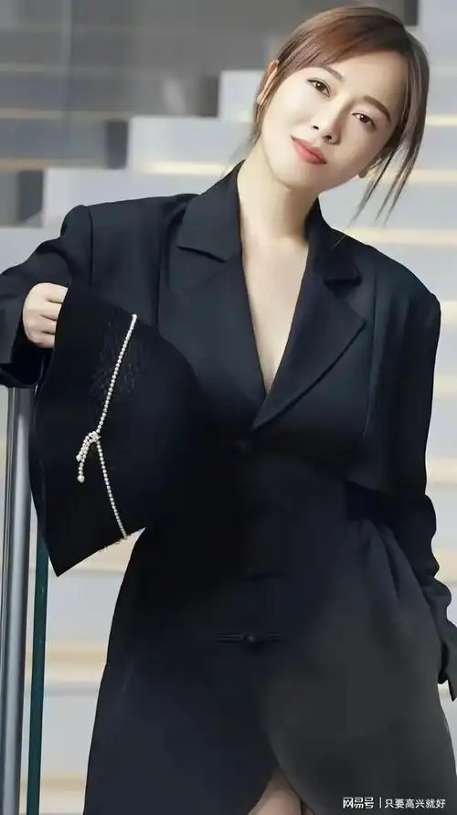 独立新女性的勇敢追求婚后不久,左小青便面临了家庭和事业的双重压力.