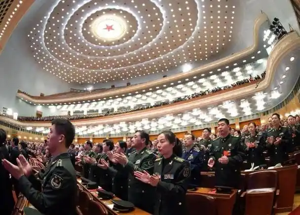 军衔就是上将,也就意味着在军队体系中,肩膀扛上三颗"金星"就算是达到