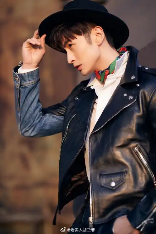 张云龙生日写真##张云龙礼帽造型