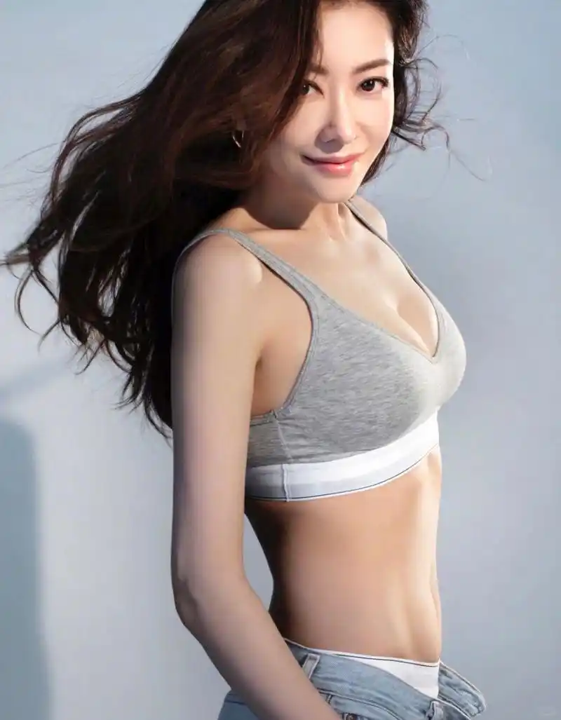 熊黛林:模特出身,身高178cm,形象出众且气质独特  熊黛林,这位模特